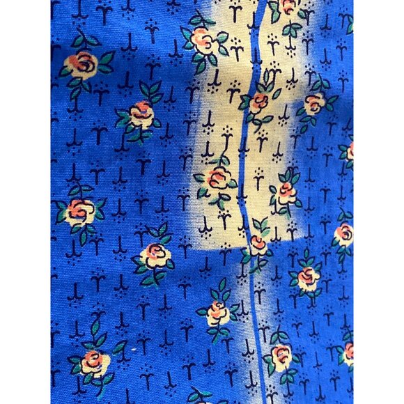 Fabric Floral Red Blue White Green Quilting Sewing Arts Crafts Remnants VTG - Picture 11 of 16